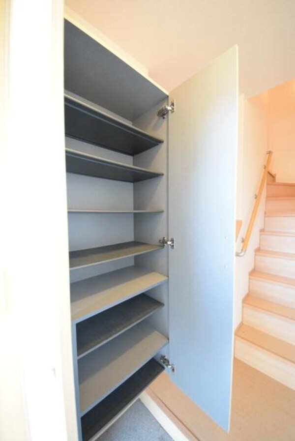 設備(☆シューズＢＯＸ☆)