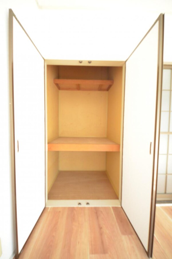 収納(同建物別号室参考写真です。)