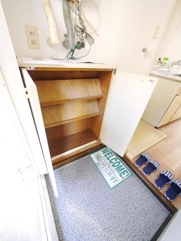 収納(同建物別号室参考写真です。)