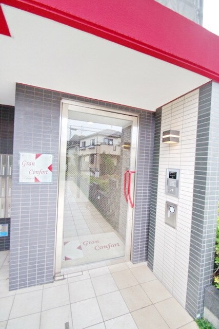 エントランス(★お部屋探しはタウンハウジング稲田堤店まで★)