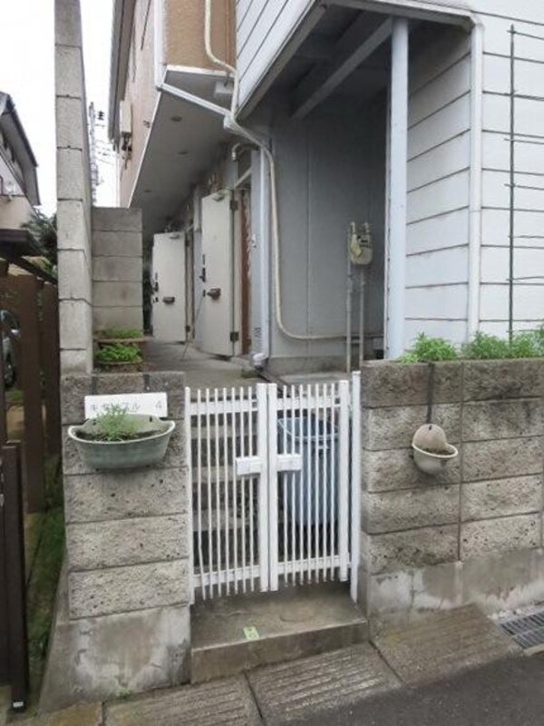 エントランス(★お部屋探しはタウンハウジング高幡不動店まで★)