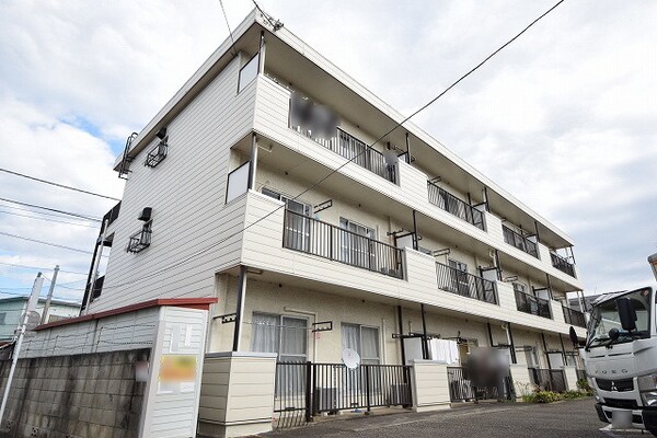 外観(★国領駅徒歩9分・閑静な住宅街のマンションです★)