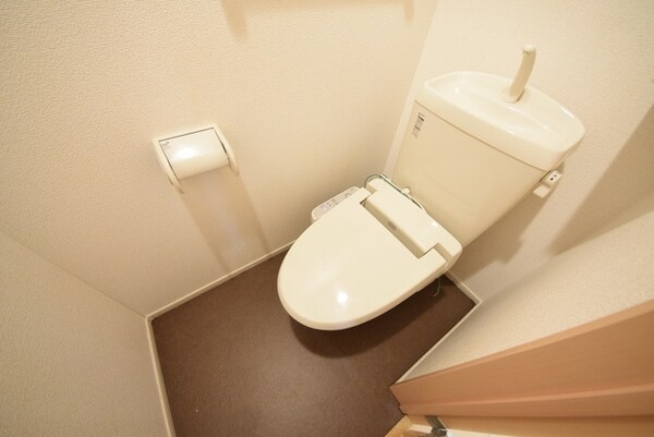 トイレ(★温水洗浄暖房便座付きのトイレです★)