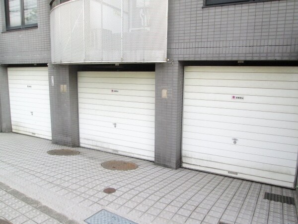 エントランス(★駐車場★)