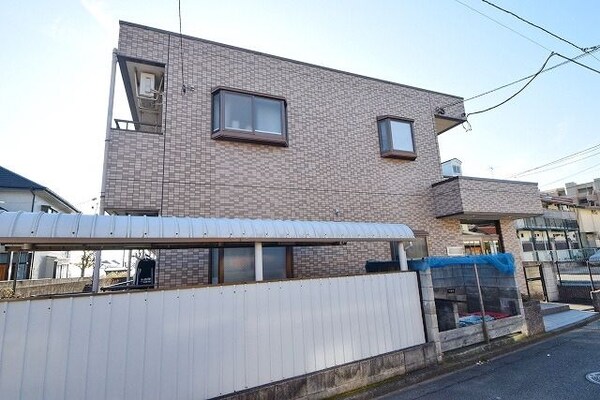外観(★閑静な住宅街のタイル貼りマンションです★)
