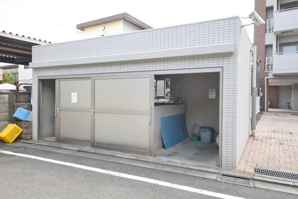 共有部分(★扉付きゴミ置き場★)