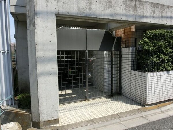 エントランス(★駐輪場スペースです★)