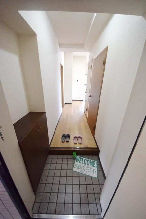 玄関(★玄関外から中が見えづらい造りです★)