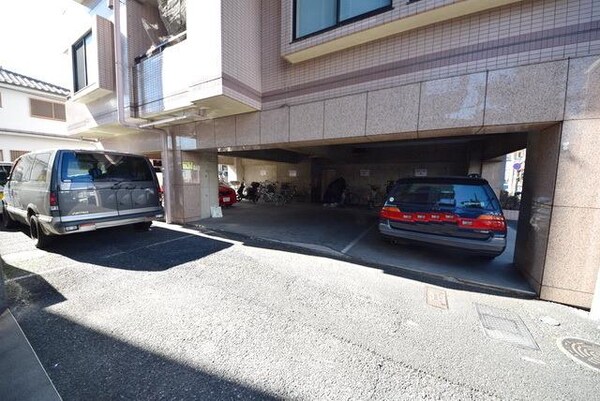 駐車場(お問い合わせはタウンハウジング府中店)