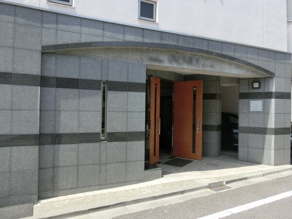 エントランス(★おしゃれなエントランスです★)