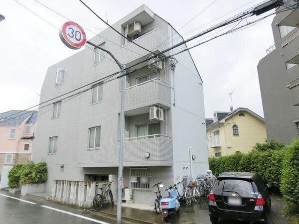 外観(★祖師ヶ谷大蔵駅徒歩9分・鉄筋コンクリート造のマンションで…)
