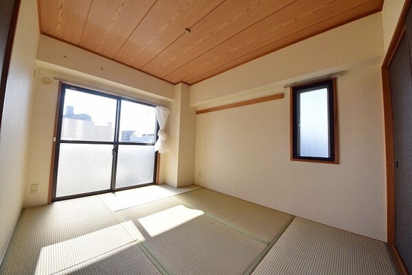 その他室内・内装(★角部屋二面採光の6帖の和室です★)
