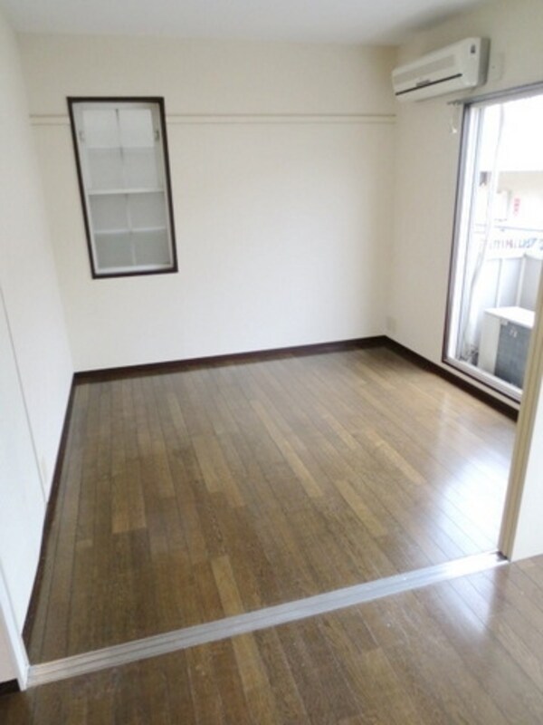 リビング・居室(★６帖のダイニング戸４．５帖の洋室は繋げて使えます★)