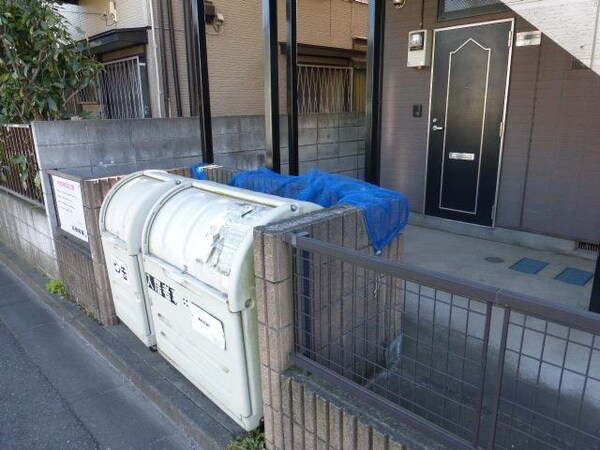 共有部分(ゴミ置き場です)