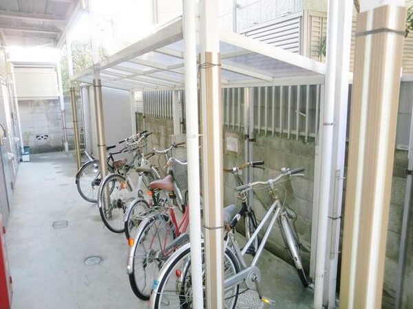 共有部分(★屋根つきの駐輪スペースです★)