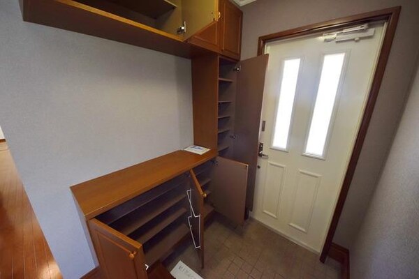 設備(★大型のシューズＢＯＸです★)
