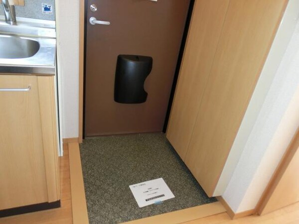 玄関(※同一間取り別部屋写真)
