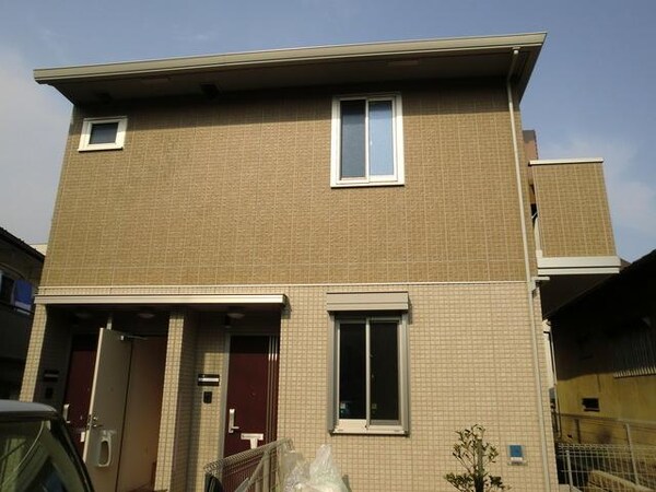 外観(★お洒落な外観・南東向き日当り良好です★)