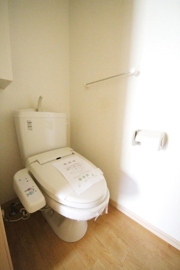 トイレ(★ウォシュレット付きの清潔感のあるトイレです★)