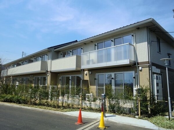 外観(★南向き日当り良好・大手ハウスメーカー施工のテラスハウスで…)