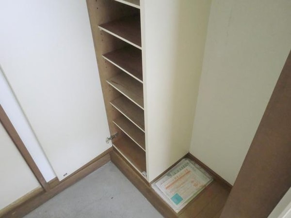 玄関(★下駄箱付です★)