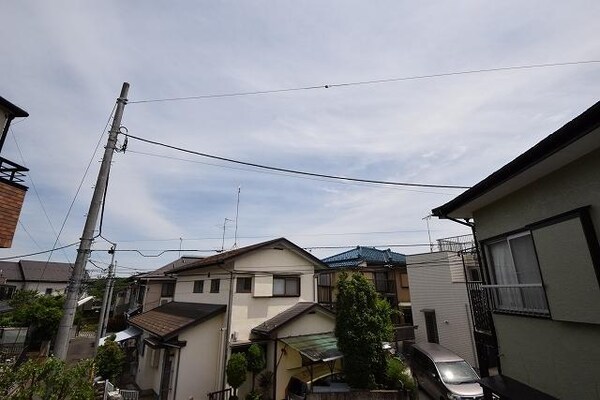 眺望(★バルコニーからの風景・閑静な住宅街です★)