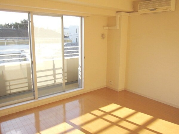 その他室内・内装(★日当たりのいいリビングです★)