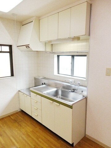 物件内観写真3　(★キッチンスペース★)