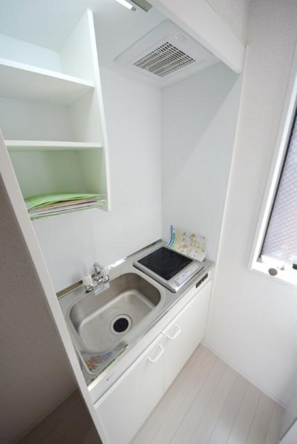 キッチン(★一人暮らしにちょうど良いキッチンです★)