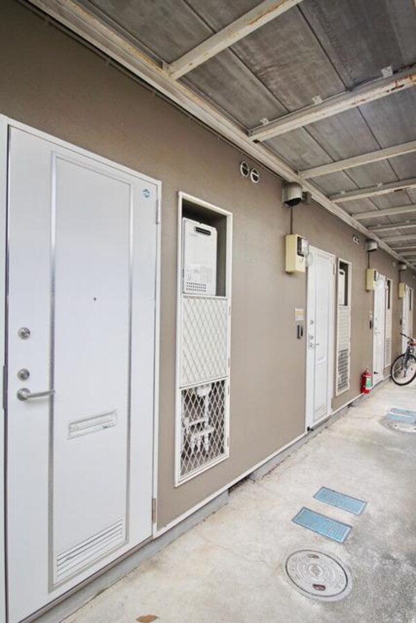 エントランス(★こちらが玄関前です★)