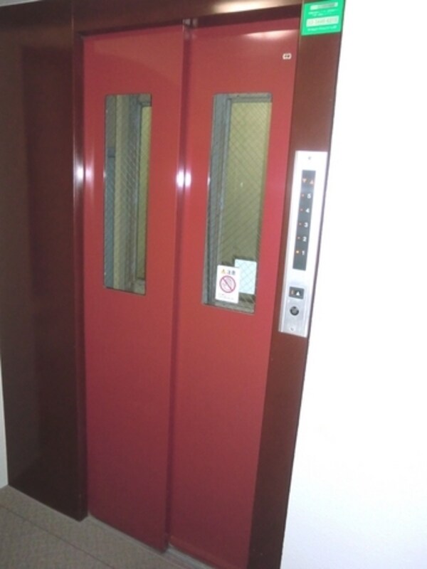 ロビー(★エレベーターです★)