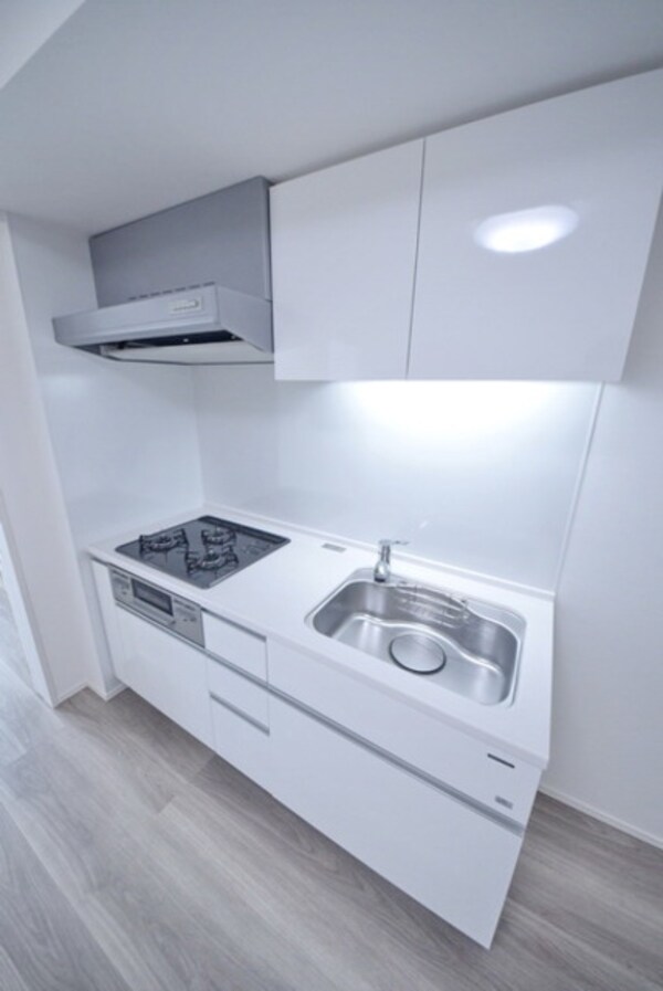 キッチン(★三口コンロのシステムキッチンです★)