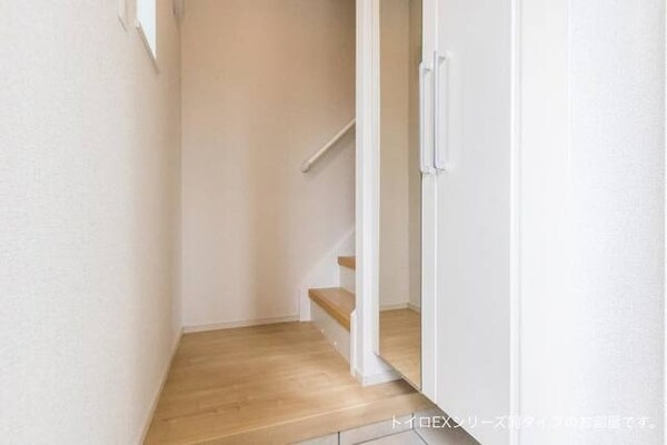 玄関(★同社施工メーカー建築中★)