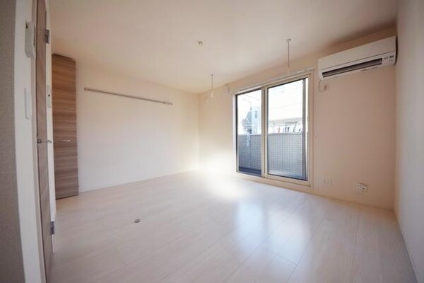 リビング・居室(★白を基調とした明るいお部屋です★)