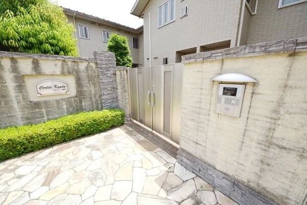 エントランス(★安心のオートロックです。)