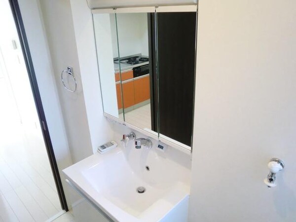 洗面(★お洒落なシャンプードレッサー付きです★)