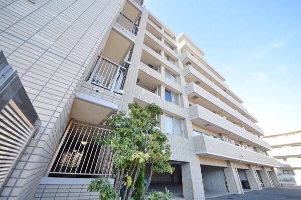 外観(★安定感のある重厚なＲＣ造マンションです★)