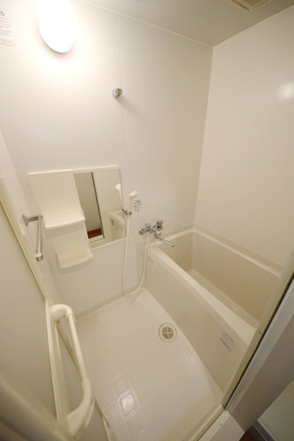 バス／シャワールーム等(※別号室参考写真)