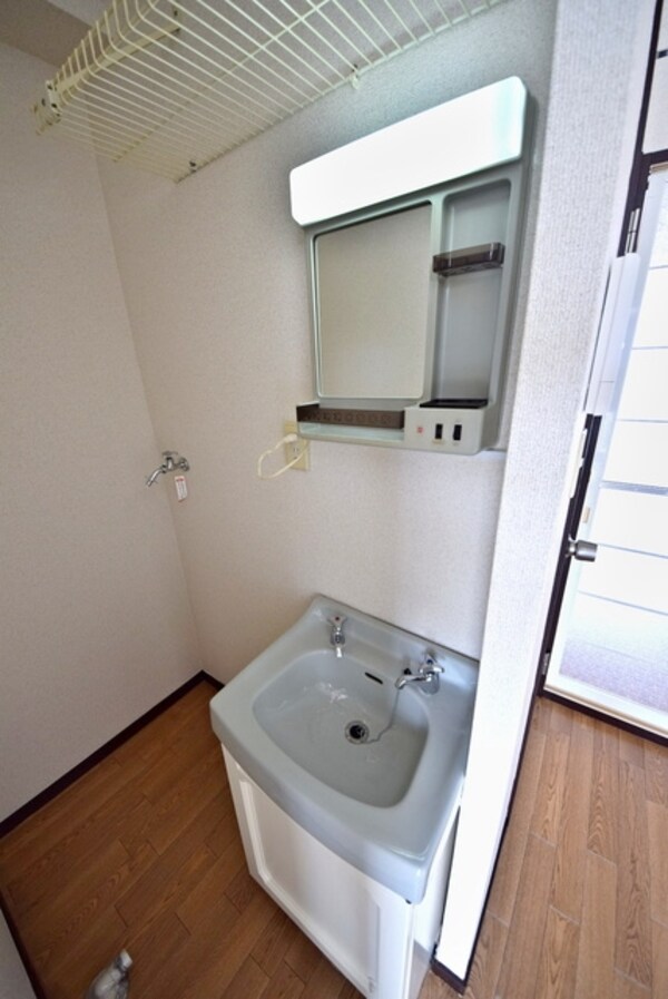 洗面(★朝の身支度に便利な独立洗面台です★)