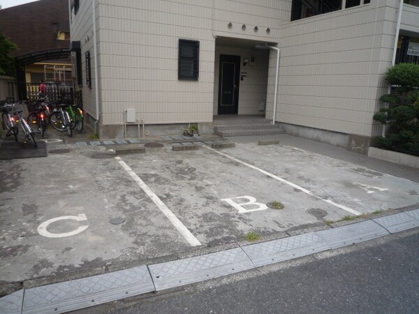 エントランス(★駐車場★)