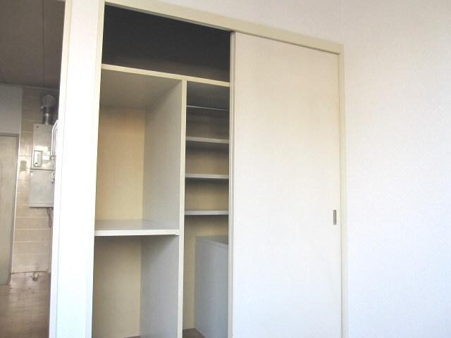 物件内観写真10　(★収納もタップリ入ります★)
