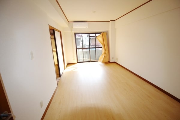 リビング・居室(★13帖の広々としたリビングです　※別部屋のお写真です★)