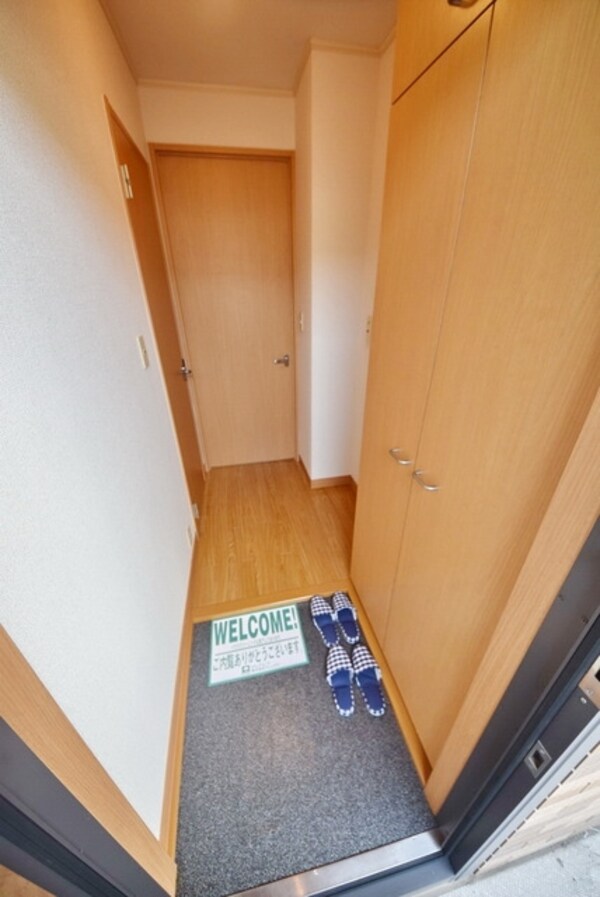 玄関(★玄関には大きめのシューズＢＯＸ★)