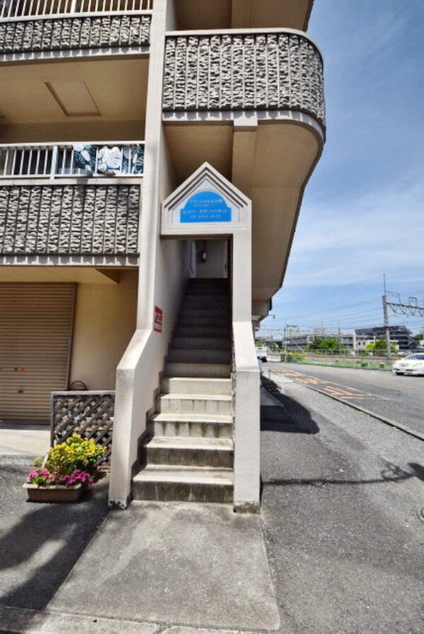 エントランス(外観)