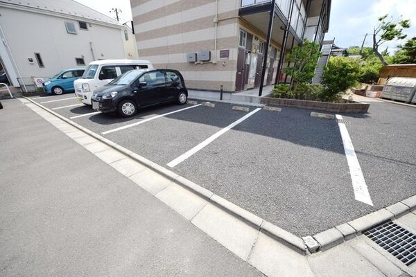 駐車場(★敷地内駐車場は広くて停めやすいです★)