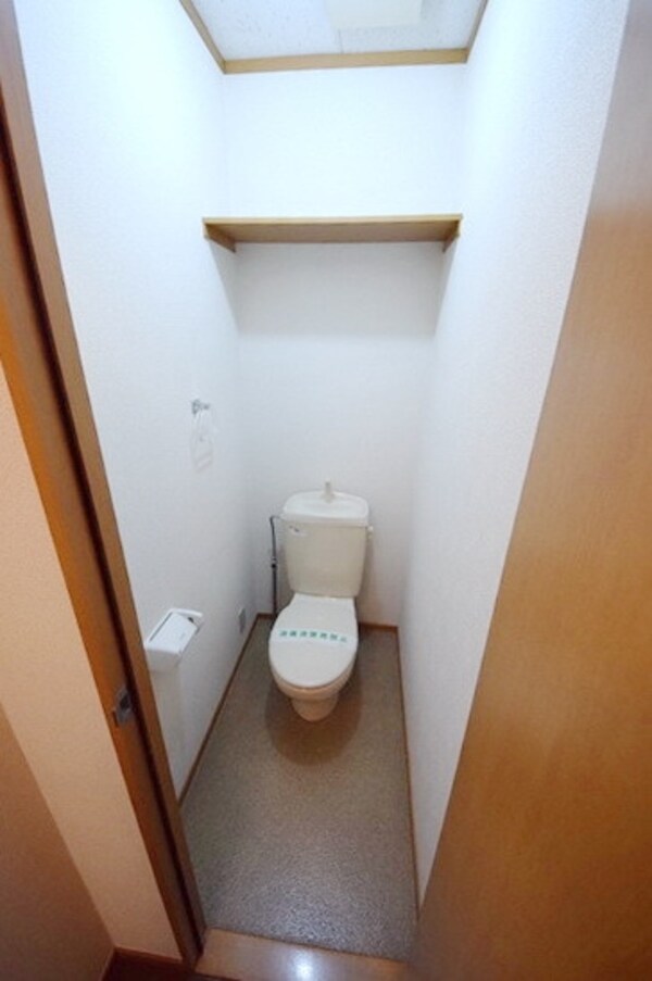 トイレ(～トイレの上部棚は重宝しますよね～)