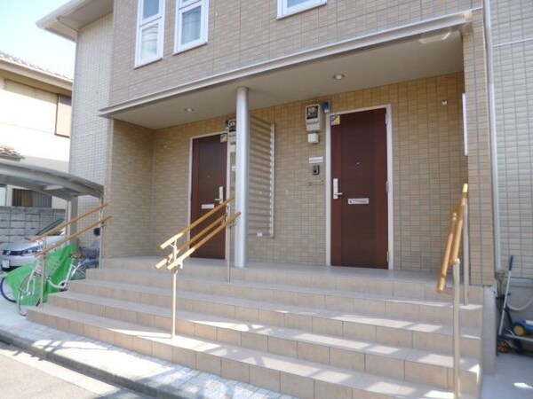エントランス(★お部屋への入り口、エントランスです★)