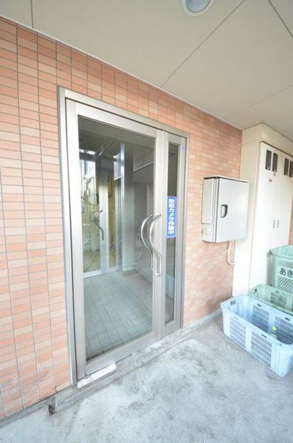 エントランス(♪オートロックで安心を掛ける♪)