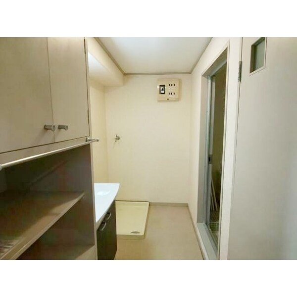 玄関(★お部屋探しは株式会社タウンハウジング東京まで★)