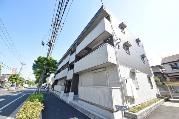 エントランス(★エントランス前はバス停です★)